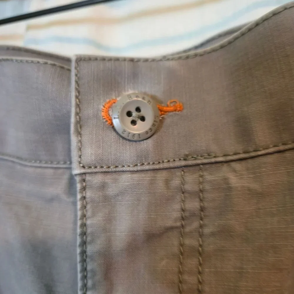 LL Bean shorts mens 36 gray flat front standard fit chino casual preppy
